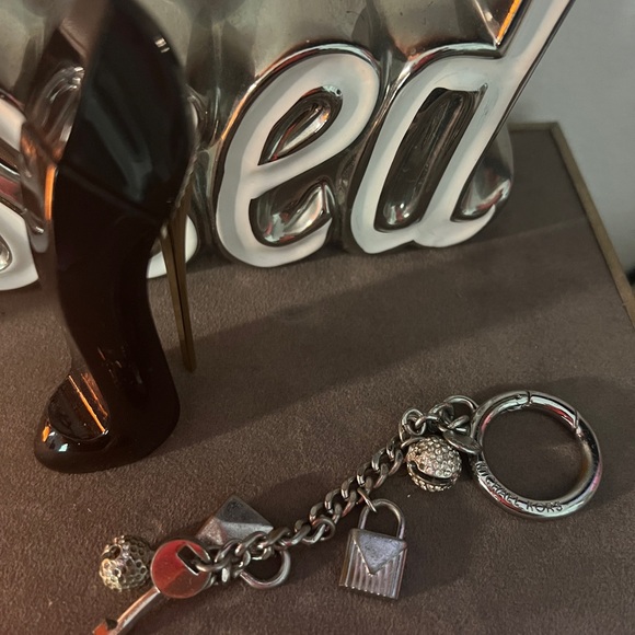 Michael Kors Keychain - Picture 5 of 5